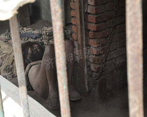 梦圆中秋:神康接来重度精神分裂症病人父亲来院过中秋